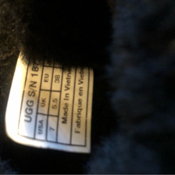 UGG Bailey Button Triplet Tall Black Boots Size 7 - Picture 9 of 10